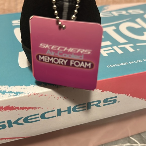 Skechers Stretch Fit black sneakers, size 10, NWT - Picture 4 of 7